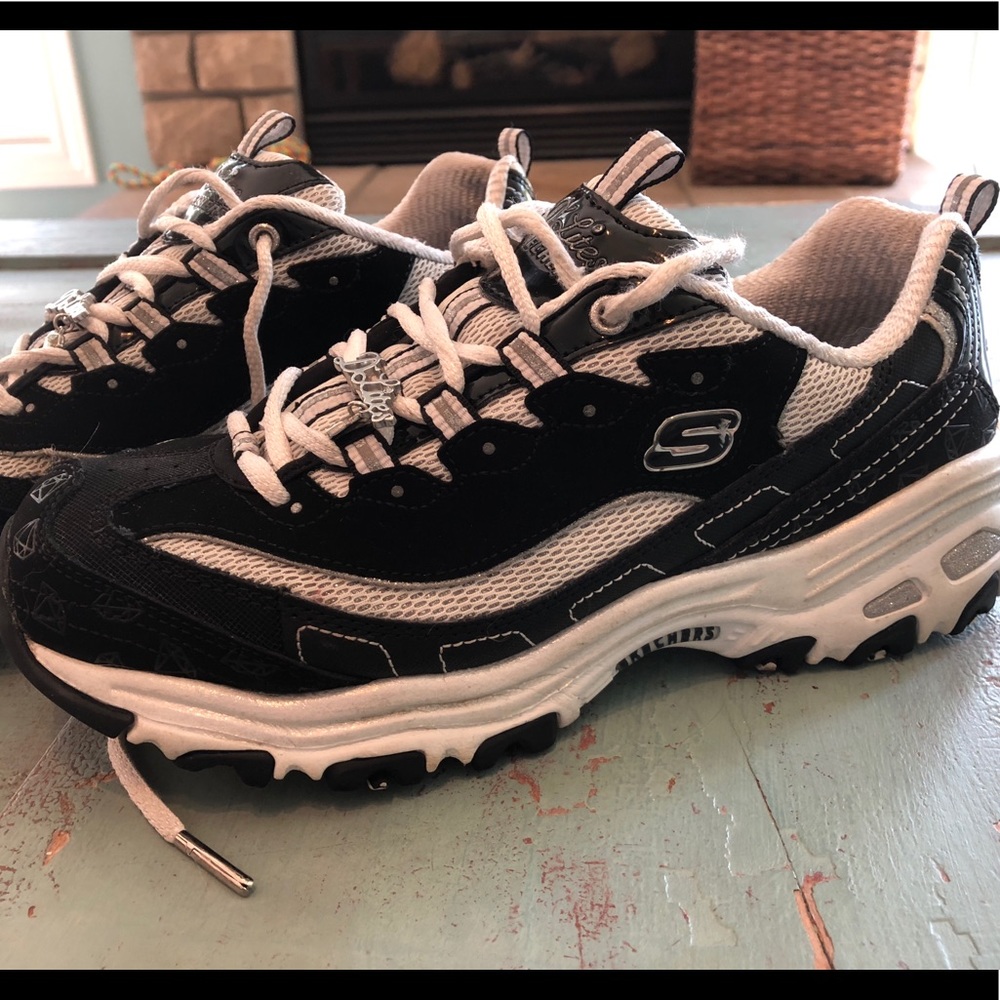 D’Lites Skechers size 8.5